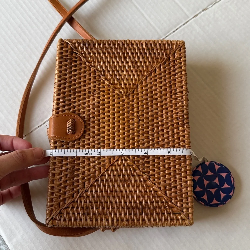 Ratan Whicker Floral Small Summer Purse - Picture 7 of 9